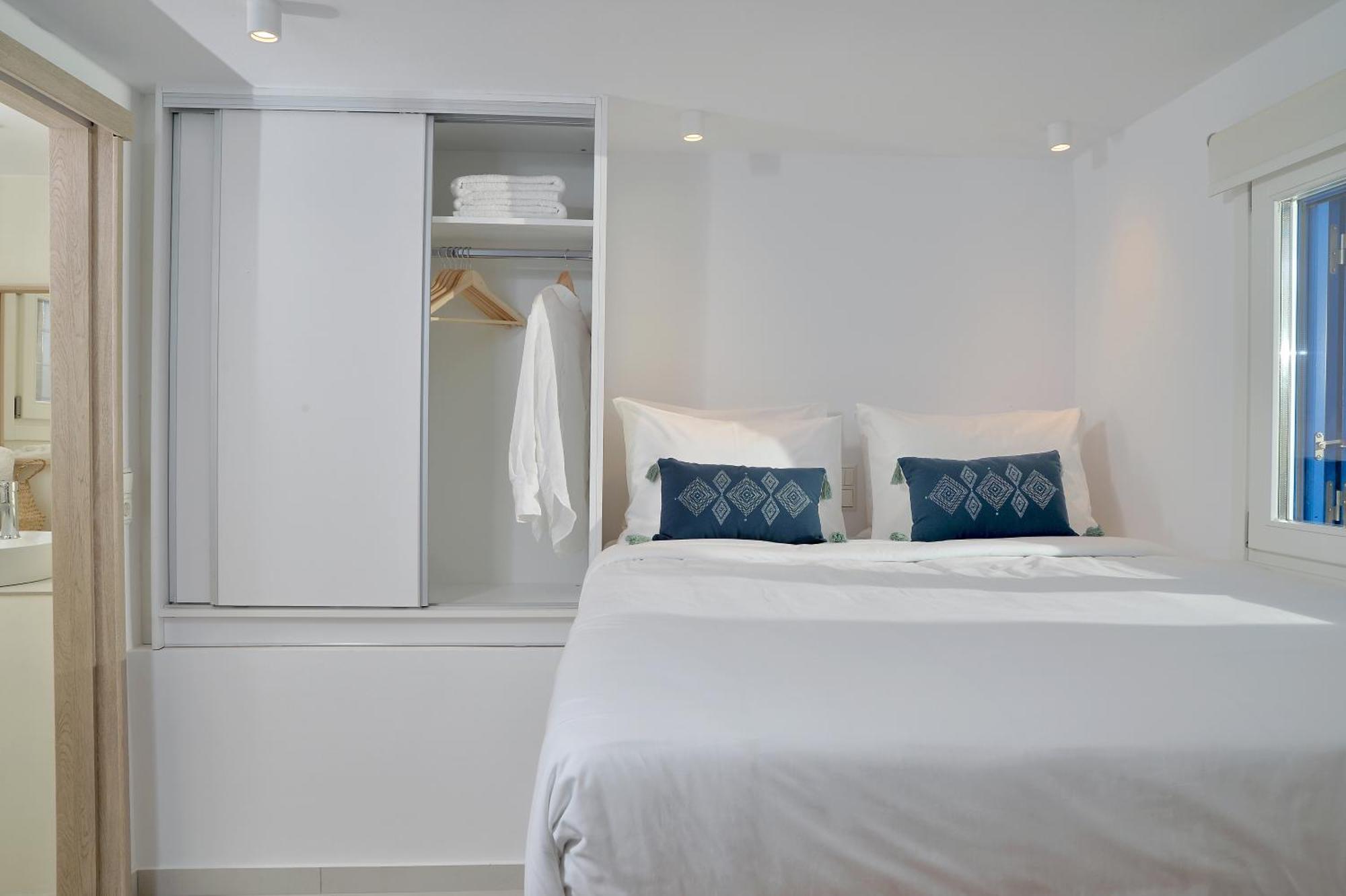 Villa & Hydroussa By Andros Homes *